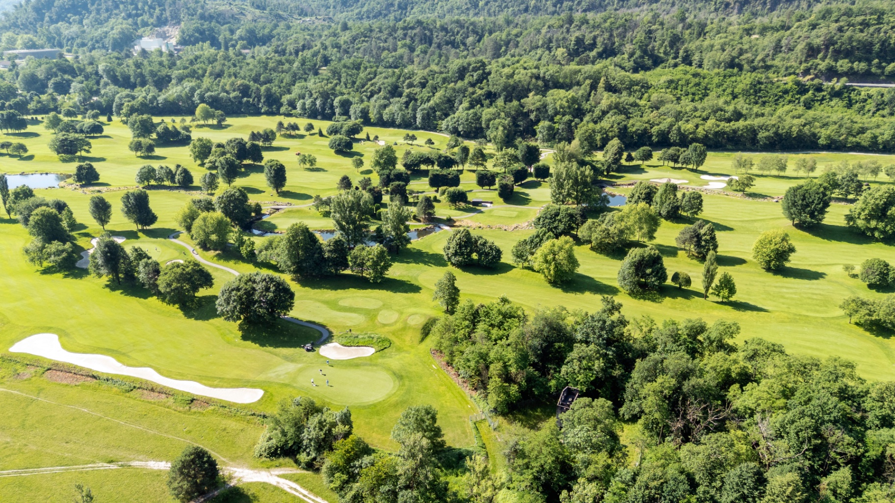 Luftaufnahme des Golfplatzes Gerre Losone