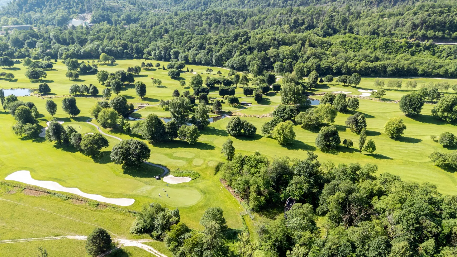 Luftaufnahme des Golfplatzes Gerre Losone