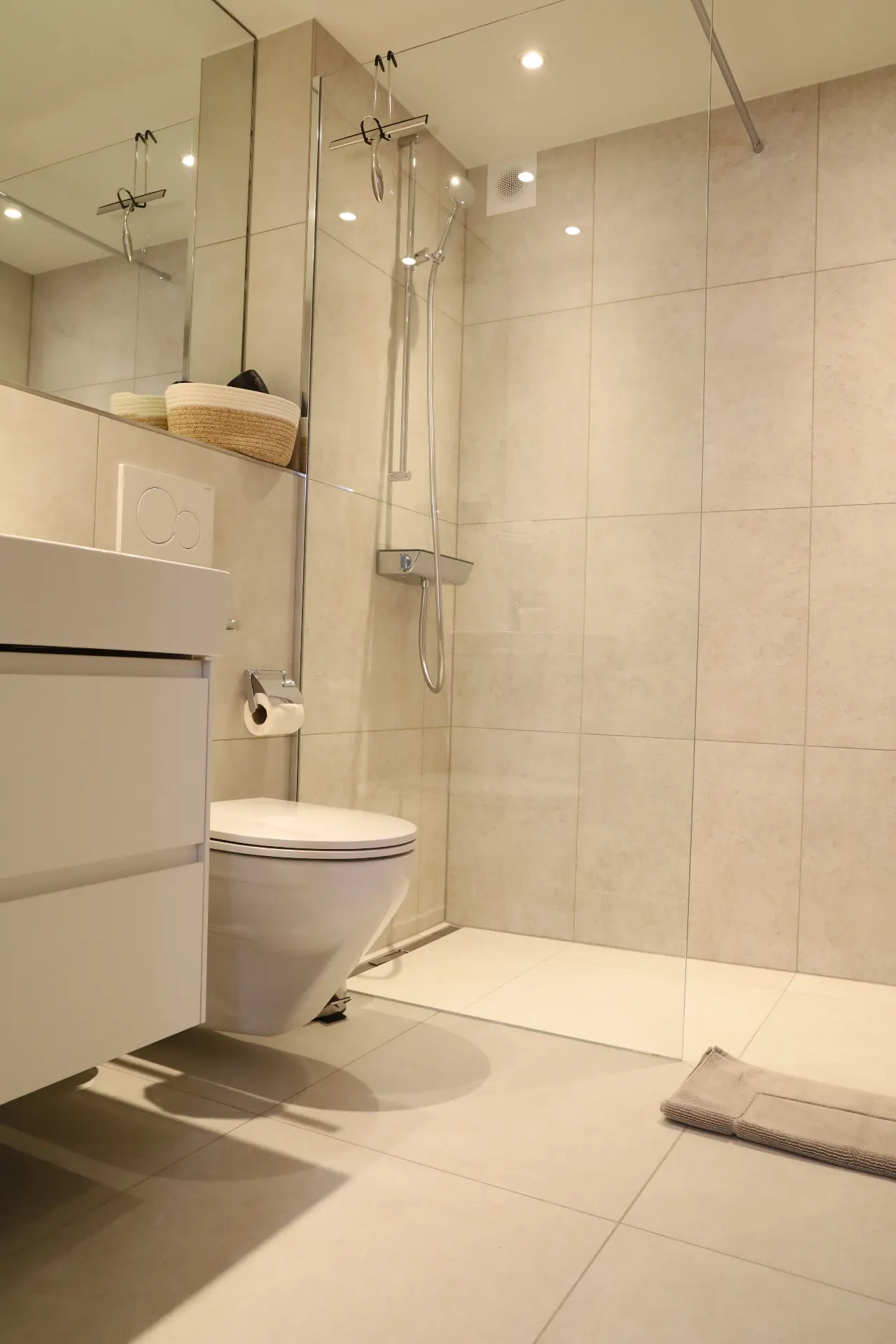 Melezza Badezimmer mit ebenerdiger Dusche